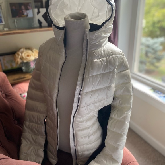 Calvin Klein New Womens white & black puffer Jacket size M - Picture 6 of 11